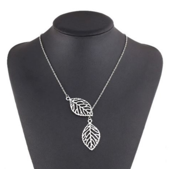 🔥2 for$15🔥 Layered Leaf Necklace Gold and Silver - Picture 2 of 8